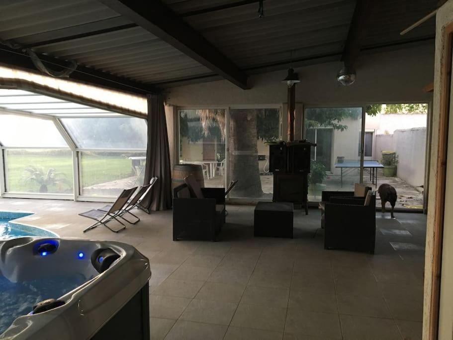 Mobil-Home Dans Un Beau Cadre A 15 Km Des Plages. ลูเนล ภายนอก รูปภาพ