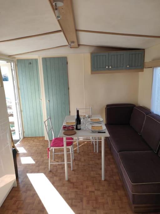 Mobil-Home Dans Un Beau Cadre A 15 Km Des Plages. ลูเนล ภายนอก รูปภาพ